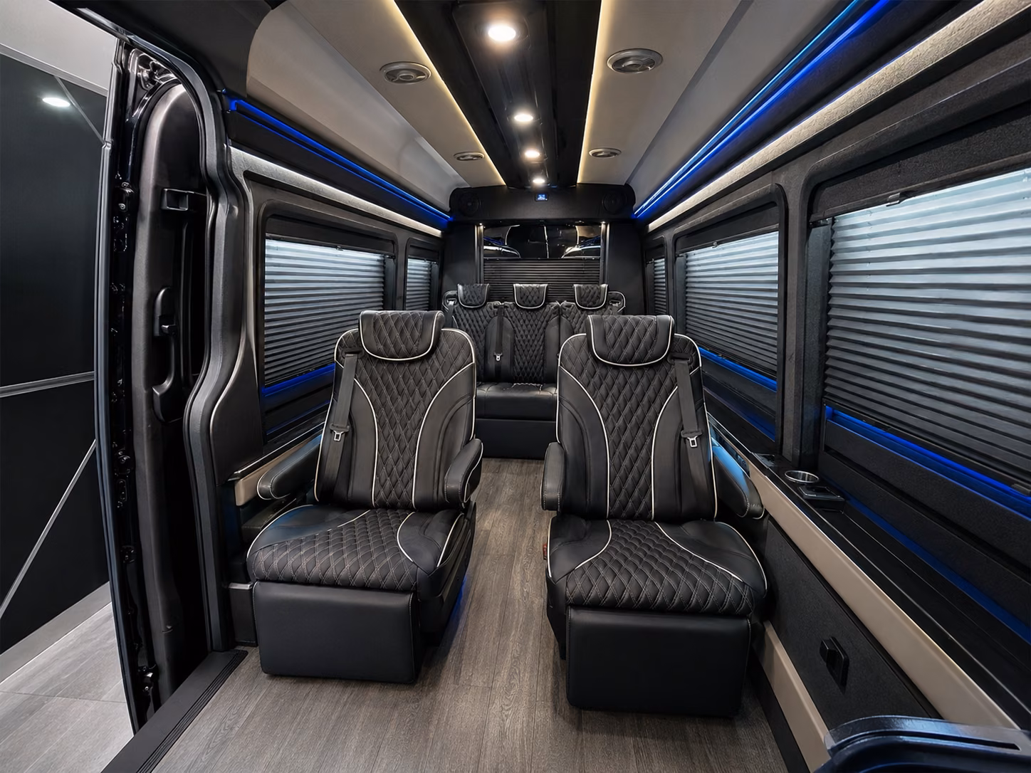 airport shuttle buses for razorbacks game weekends and major fayetteville events