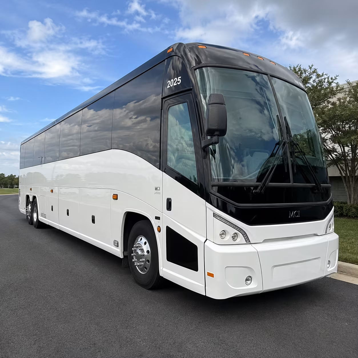 charter buses to donald w reynolds razorback stadium on game day